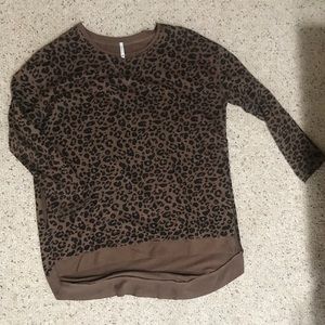 Z Supply Leopard Side Slit Sweatshirt (Size M)